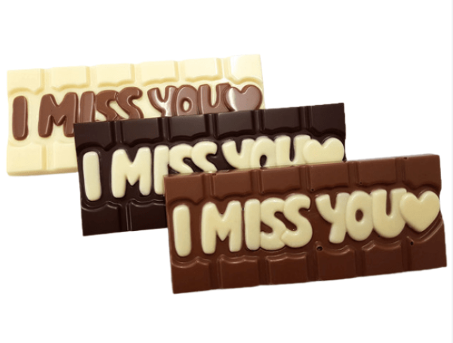 Cofanetto Sweet con 2 tavolette (scegli tu tra 7 scritte) + 6 rose