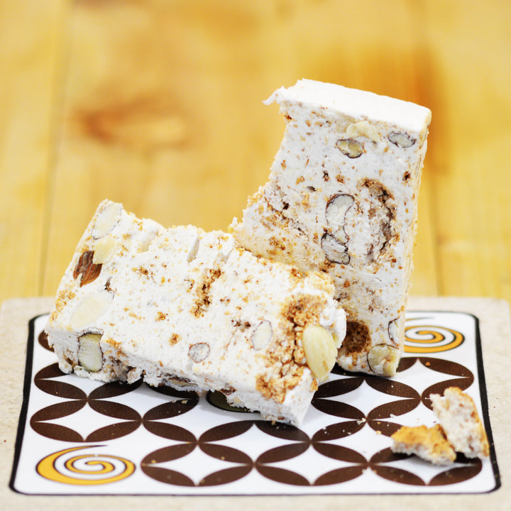 Torrone Bianco morbido con Mandorle
