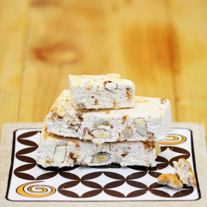 Torrone Bianco morbido con Mandorle